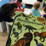 Jeszcze inna okładka książki o dinozaurach